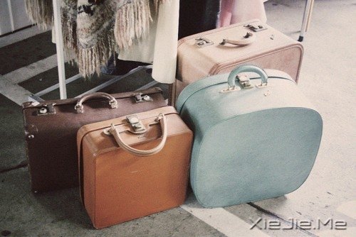 早安心语:安慰别人的话,终究安慰不了自己 (8)